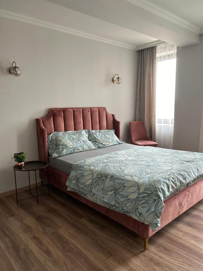 Becca'S Downtown Apartment With Private Parking Oradea Exterior foto
